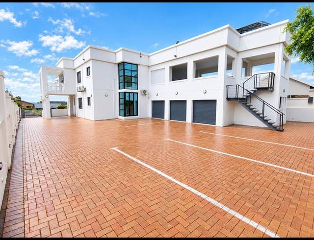 7 BEDROOM HOUSE FOR SALE IN BALLITO CENTRAL